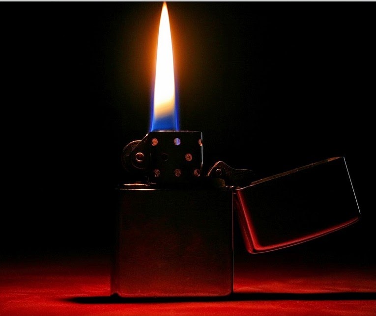 215 4 Zippo.jpg